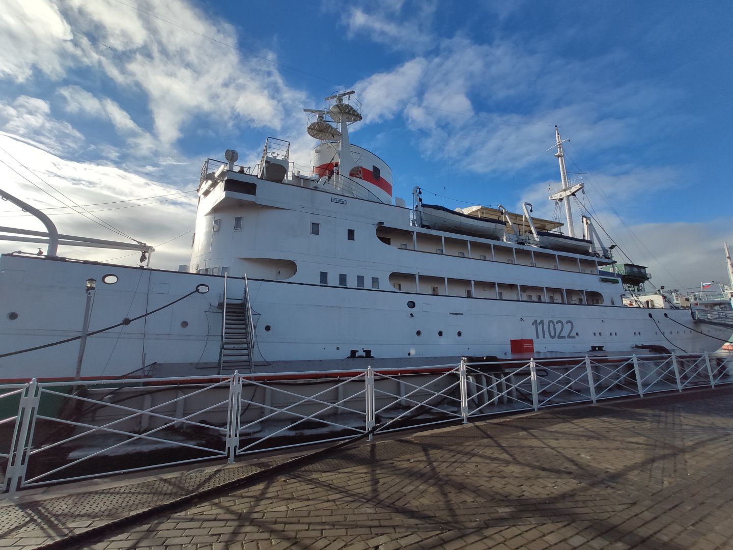 НИС «Витязь»: легенда в белом