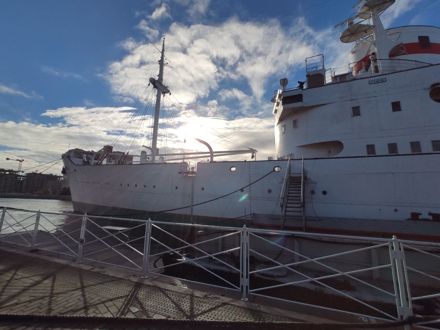 НИС «Витязь»: легенда в белом