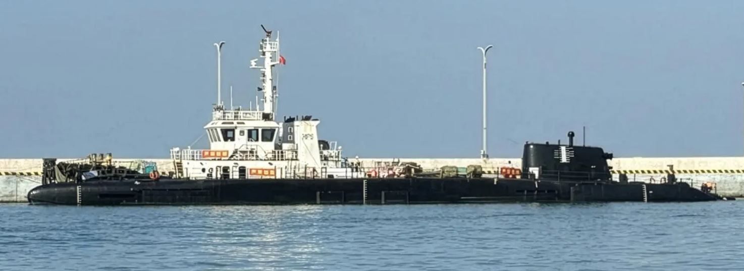 В Китае обнаружен гибридный корабль-тримаран с возможностью погружаться как подводная лодка