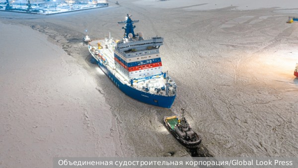 На фоне морозов ледокол «Сибирь» направили в Финский залив