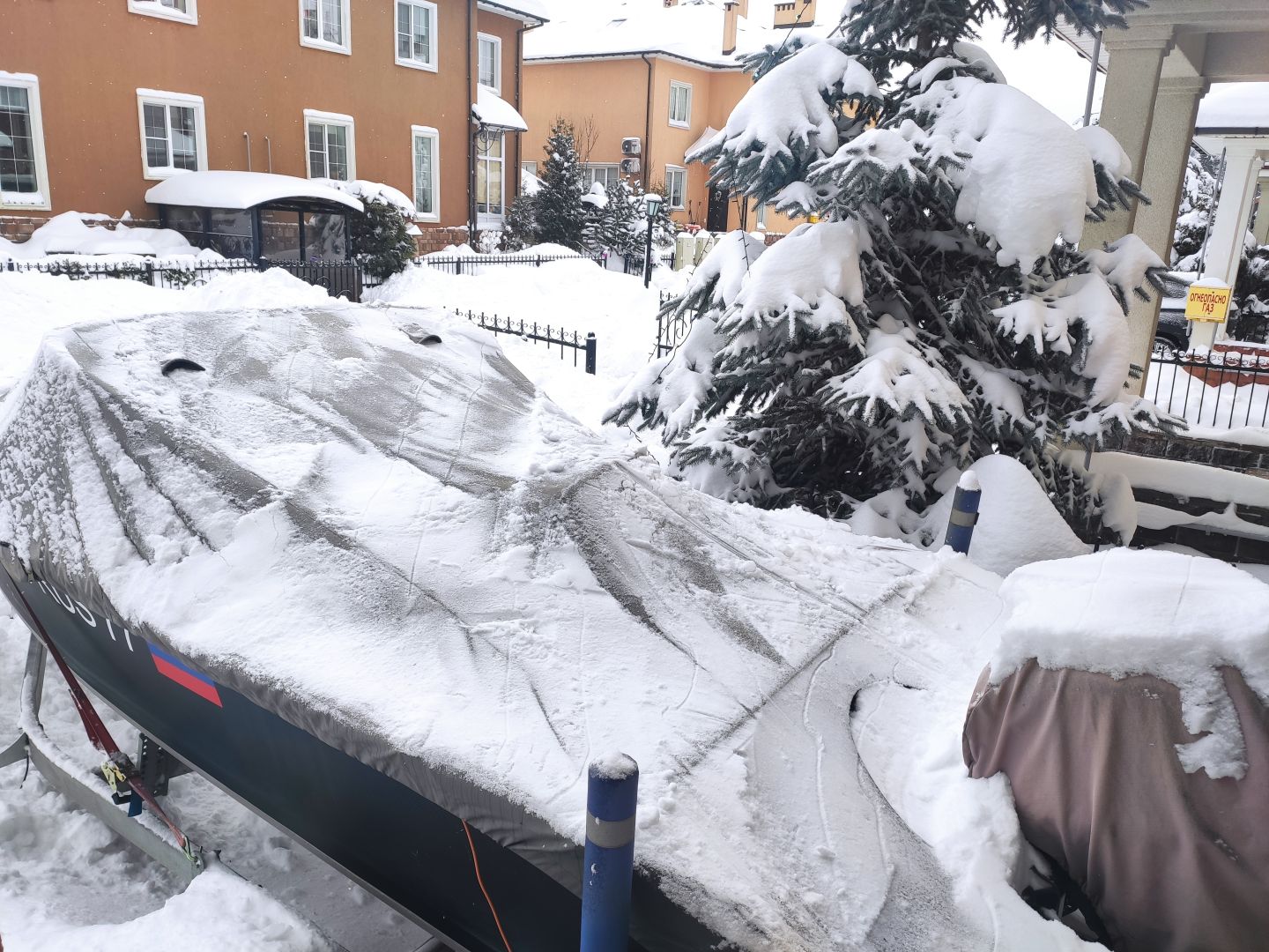 Как зимует моя лодка